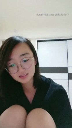 【研究生无奈】学霸下海历程13天全收录，理科学霸，从网贷的漩涡，到卖肉的泥潭，讲述跟前男友的性爱，从最初的拘谨到黑牛道具都精通 截图9