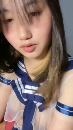 邻家小妹，19岁，颜值相当不错，【不是甜妹好烦啊】，表面是乖乖女，实际上很饥渴 深喉吃鸡被操 截图2