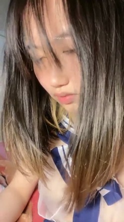 邻家小妹，19岁，颜值相当不错，【不是甜妹好烦啊】，表面是乖乖女，实际上很饥渴 深喉吃鸡被操 截图7
