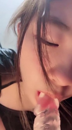 173模特~夺命美臀！【南宫绾绾】美翻了！水晶JB爆插冒白浆 截图11
