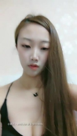 你的小魔仙高颜值美女4小时道具自慰诱惑秀，开档黑丝扭动诱惑特写跳蛋震动塞入拉扯 截图4