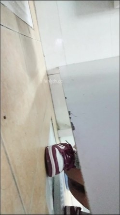 穿红色耐克的小黑逼学生妹，屁股蹲的太低了抄不到底，只能前拍她 截图7