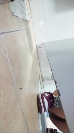 穿红色耐克的小黑逼学生妹，屁股蹲的太低了抄不到底，只能前拍她 截图10