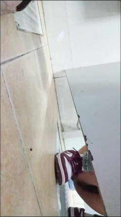 穿红色耐克的小黑逼学生妹，屁股蹲的太低了抄不到底，只能前拍她 截图11