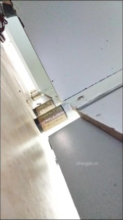 穿红色耐克的小黑逼学生妹，屁股蹲的太低了抄不到底，只能前拍她 截图15