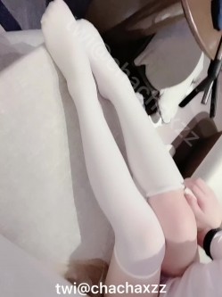 软萌甜美福利姬『茶酒』cos体操服白丝穹妹，美腿白袜长筒袜 一线天蝴蝶美逼 表面乖巧可爱私下反差 截图3