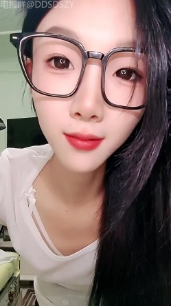 舞蹈系校花学妹【小涵宝宝】护士制服 丝袜诱惑 抖音风骚舞，道具自慰 截图11