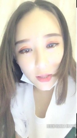 高颜值美女性感情趣装高跟鞋诱惑 开裆丝袜跳蛋道具JJ抽插呻吟娇喘诱人 截图14