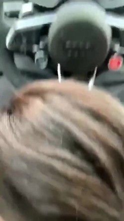 颠覆你认知喜欢刺激的高颜值模特美女高层性感露出高速开车俯身口交夜晚人行天桥啪啪 雨天路边车震 截图3