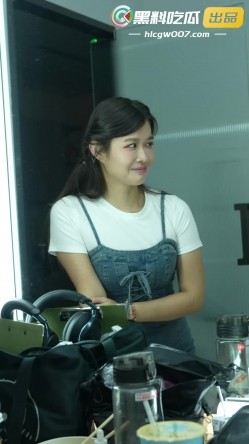 疯狂小杨哥之三只羊的淫乱秘辛正片第三集幕后花絮 截图2