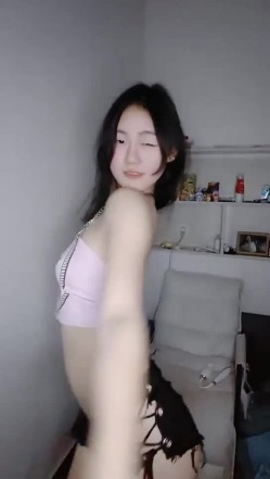 新人良家学生妹，【鱼妹啊】，约炮车震遇阳痿男，第一次太激动，浪费了感情，完美露脸 截图13