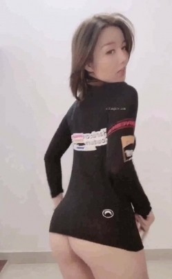 【高端泄密】两位超级美女宋翊儿与张晴的大尺度自拍 清纯的外錶掩饰不了内心的淫荡 原版高清 截图13