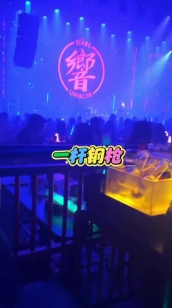 玩的就是真实十年约炮大神【一杆钢枪 】推特私拍，乐忠于开发调教高质清纯女学生3P调教 截图14