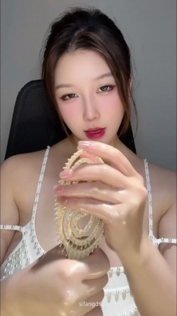 百万粉丝 冲田吉拉 付费定制热舞 情趣 截图5
