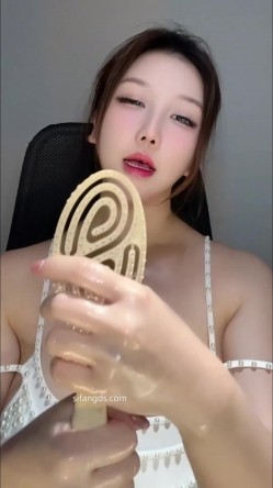百万粉丝 冲田吉拉 付费定制热舞 情趣 截图10