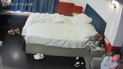 酒店偷拍 ️白领情侣下班幽会嘿呦小伙总想把JJ塞女友嘴里最终得逞射女友嘴里 截图8