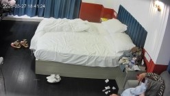 酒店偷拍 ️白领情侣下班幽会嘿呦小伙总想把JJ塞女友嘴里最终得逞射女友嘴里 截图10