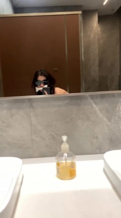 【重磅核弹】超高颜值车模女神【太子妃】SM调教露出啪啪 截图5