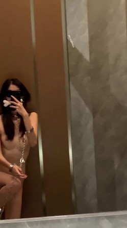 【重磅核弹】超高颜值车模女神【太子妃】SM调教露出啪啪 截图15