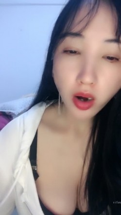 御姐下海！好骚好漂亮~【樱依琳】，家中撒尿，自慰，黑丝美腿，小荡妇太会拿捏男人了！ 截图9