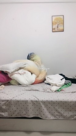 御姐下海！好骚好漂亮~【樱依琳】，家中撒尿，自慰，黑丝美腿，小荡妇太会拿捏男人了！ 截图12