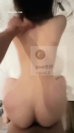 顶级身材高挑大长腿淫荡小姐姐『guai老师』被土豪老板各种蹂躏爆操，肏肿小穴颜射小嘴，被操爽了白浆直流 截图8