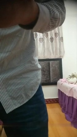 老哥找了个长发女技师按摩啪啪 按摩完按摩床上大力猛操抽插非常诱人 截图10