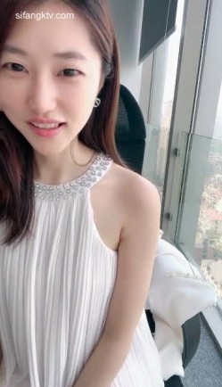 一线城市 某公司人事白领【小白呀呀】办公室里逼太痒 排气！ 截图1