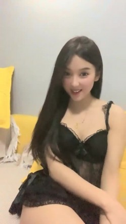 顶级尤物美少女！双马尾JK装！活力十足超甜美，肥唇小穴瓶子自慰，洞口磨蹭一下插入，堪称极品 截图14