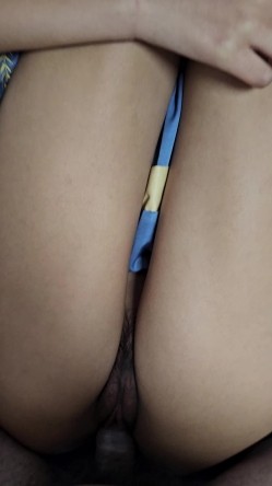 身材苗条少数民族美少女露脸啪啪自拍，与同居男友各种激情造爱 截图10