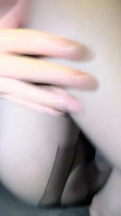 新人~宝马小两口 ️【00后刺激】野外闯红灯~舌吻车震 ️无套啪啪 截图5