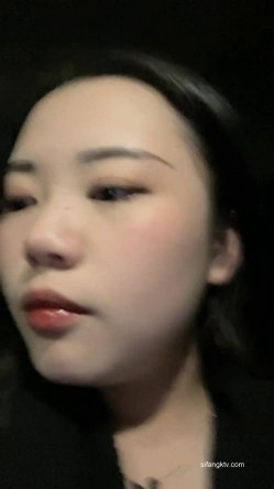 新人~宝马小两口 ️【00后刺激】野外闯红灯~舌吻车震 ️无套啪啪 截图15