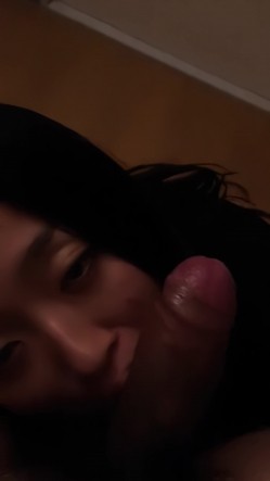 【云盘泄密】，白富美被男友拍下艳照，小提琴手，气质反差婊，床上淫娃口交毒龙都熟悉 截图4