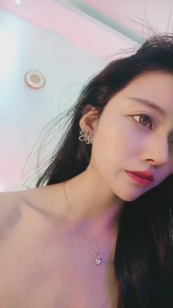 【高端奢华 ️顶级空姐】超美商务模特『小一一』极品女神重磅回归 又骚又御《此女只应天上有 人间谁配操一回》 截图2