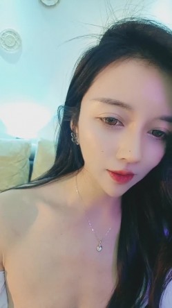 【高端奢华 ️顶级空姐】超美商务模特『小一一』极品女神重磅回归 又骚又御《此女只应天上有 人间谁配操一回》 截图4
