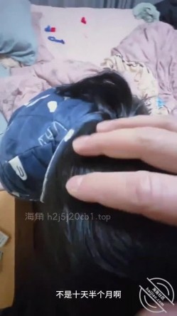 乱伦大神【内心中的黑暗之神】钻石贴，终于把亲姐的毛给剃了，一夜狂射5次吞精 截图1