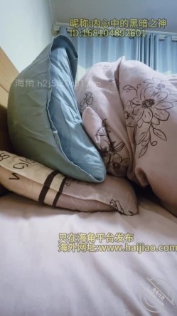 乱伦大神【内心中的黑暗之神】钻石贴，终于把亲姐的毛给剃了，一夜狂射5次吞精 截图3