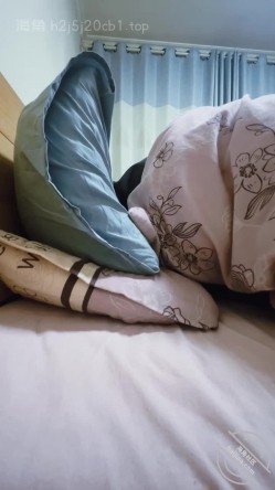 乱伦大神【内心中的黑暗之神】钻石贴，终于把亲姐的毛给剃了，一夜狂射5次吞精 截图4