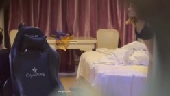 最新猫眼偷拍大集合，从猫眼和门缝里偷窥情侣做爱，不乏高颜值情侣，喝酒再干炮 截图10
