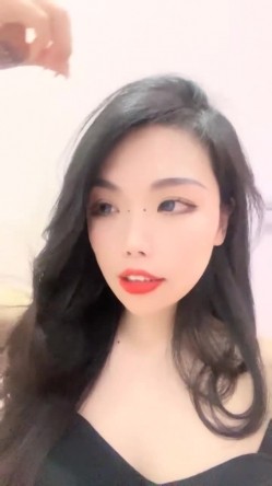 三个淫荡小骚货！秋千椅大屌插穴！粗大假屌爆菊，电击骚穴爽翻，跳蛋塞逼拉珠，场面极度淫骚 截图16