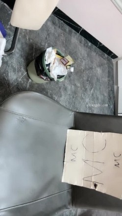 重磅~新尤物女神降临！~颜值身材秒杀一切网红明星，尺度全开翘臀扣穴自摸发骚【弯莞】翘臀扣穴 截图6