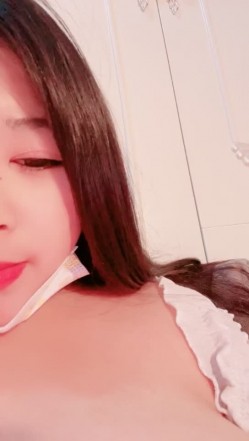 说话嗲嗲的肉肉妹子，露脸大黑牛自慰表情骚气，逼逼外阴干净白虎，超粉穴 截图6