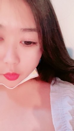 说话嗲嗲的肉肉妹子，露脸大黑牛自慰表情骚气，逼逼外阴干净白虎，超粉穴 截图16