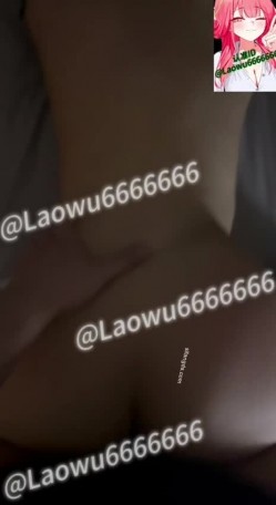 【绿帽淫妻】反差眼镜少妇，极品高颜值露脸人妻「SMMSMM」，约炮入珠单男，和上门推油男技师调情，被当作母狗多人淫趴调教 截图6