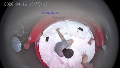 酒店情趣圆床偷拍清纯女孩换上黑丝情趣内衣让帅气男友操穴 截图12