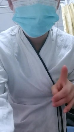 推油【盘医生】正宗少妇在店里偷拍客户全身精油推拿 跳弹 真实刺激，偷拍良家 截图9