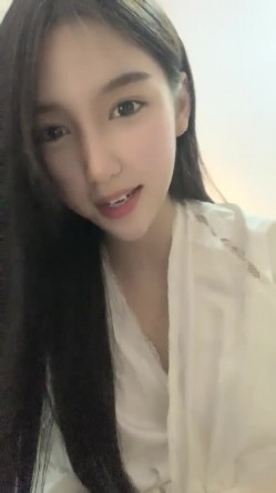 颜值爆表~【偷走一头猪】这么美也下海了 可惜了，从头到脚都长在了男人的审美上 截图1