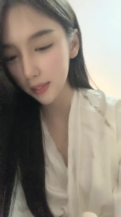 颜值爆表~【偷走一头猪】这么美也下海了 可惜了，从头到脚都长在了男人的审美上 截图3