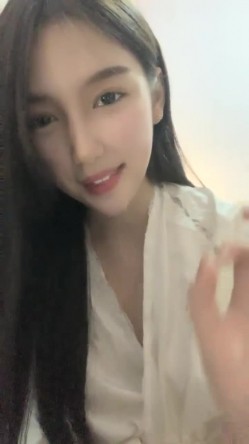 颜值爆表~【偷走一头猪】这么美也下海了 可惜了，从头到脚都长在了男人的审美上 截图5