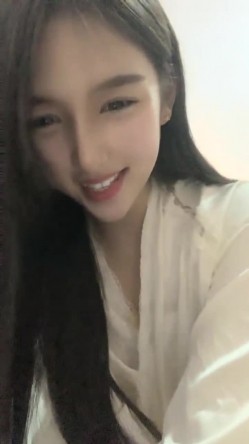 颜值爆表~【偷走一头猪】这么美也下海了 可惜了，从头到脚都长在了男人的审美上 截图12